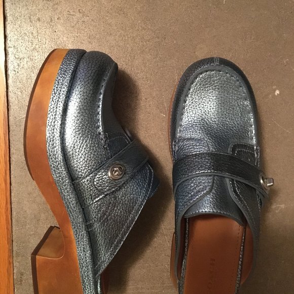 COACH Turnlock Clogs, metallic leather - Picture 4 of 8